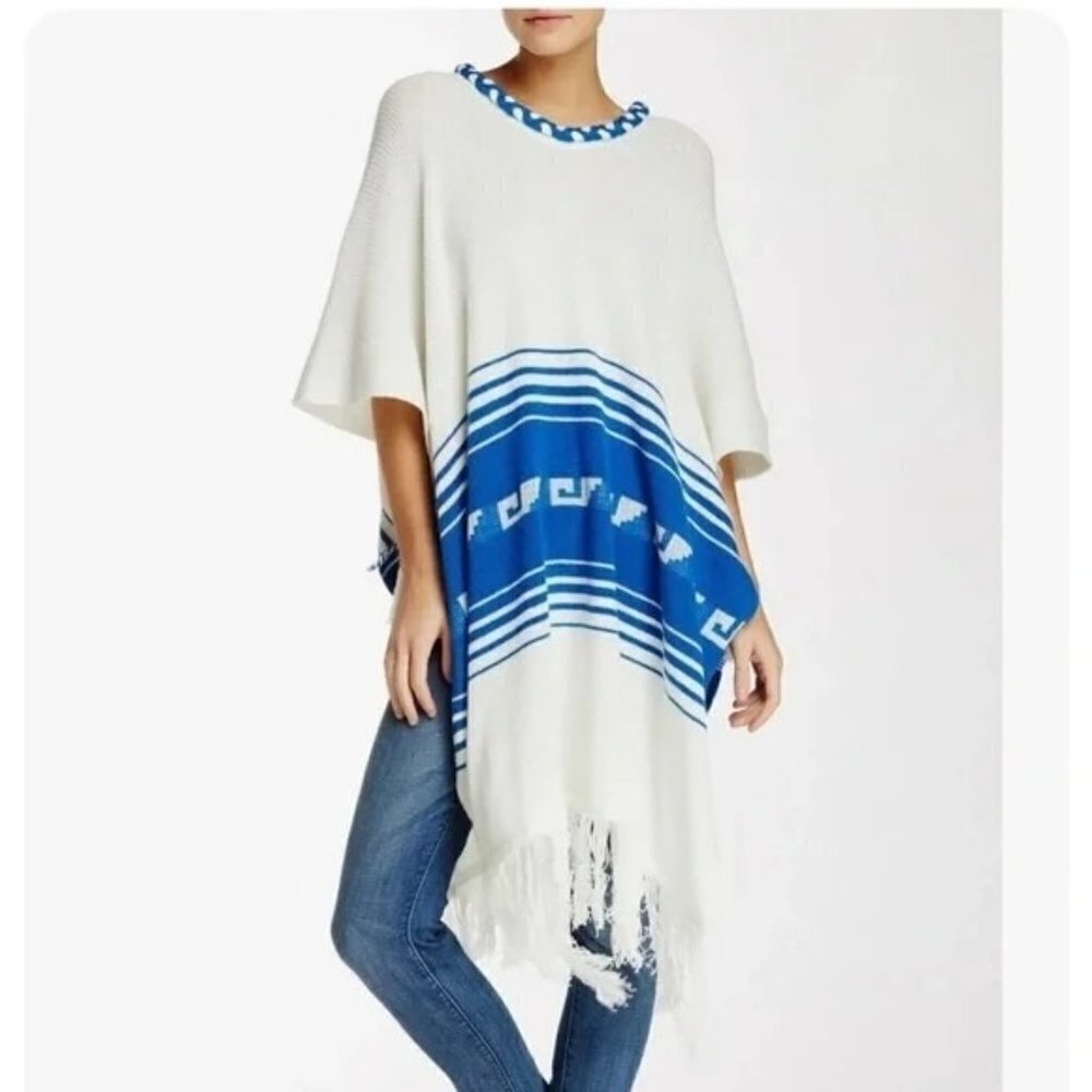 WILDFOX Knit Poncho Fringe Hem Western Medium